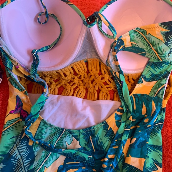 One Piece Swimsuit, size 46 - Picture 5 of 5